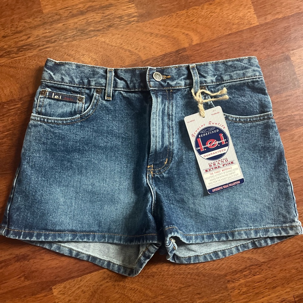 Vintage Y2K 90’s L.E.I. Denim Shorts NWT